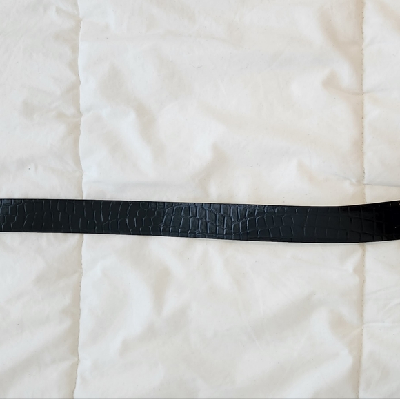 Guess Belt Size Small - Picture 3 of 10